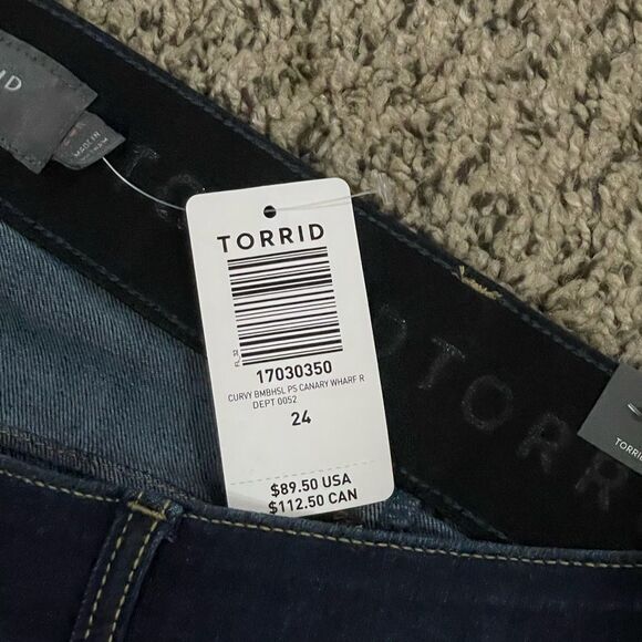 Torrid Size 24R Bombshell Skinny Jeans Denim - Picture 2 of 7